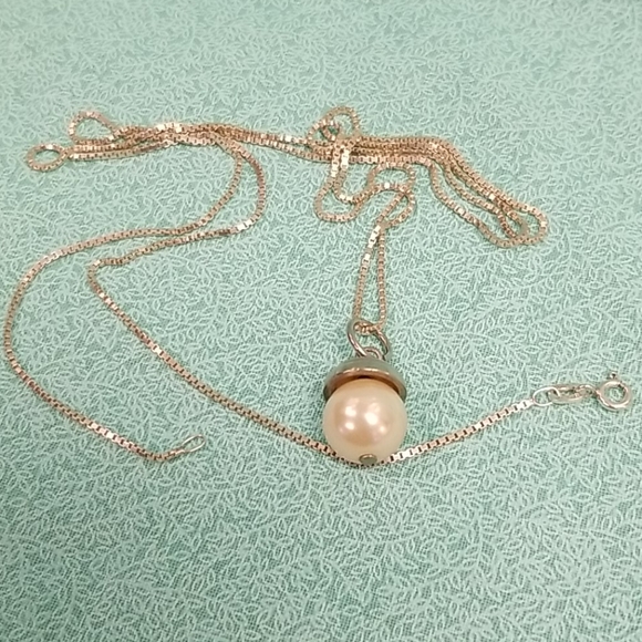 Sterling silver chain and pearl pendant - Picture 4 of 5